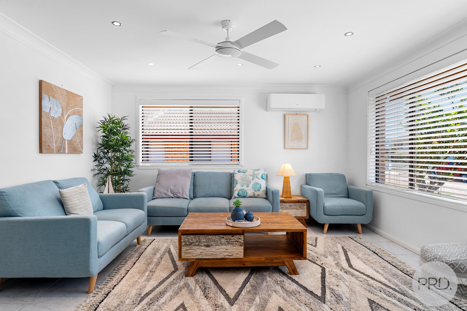 2/60-62 Tomaree Road SHOAL BAY 4