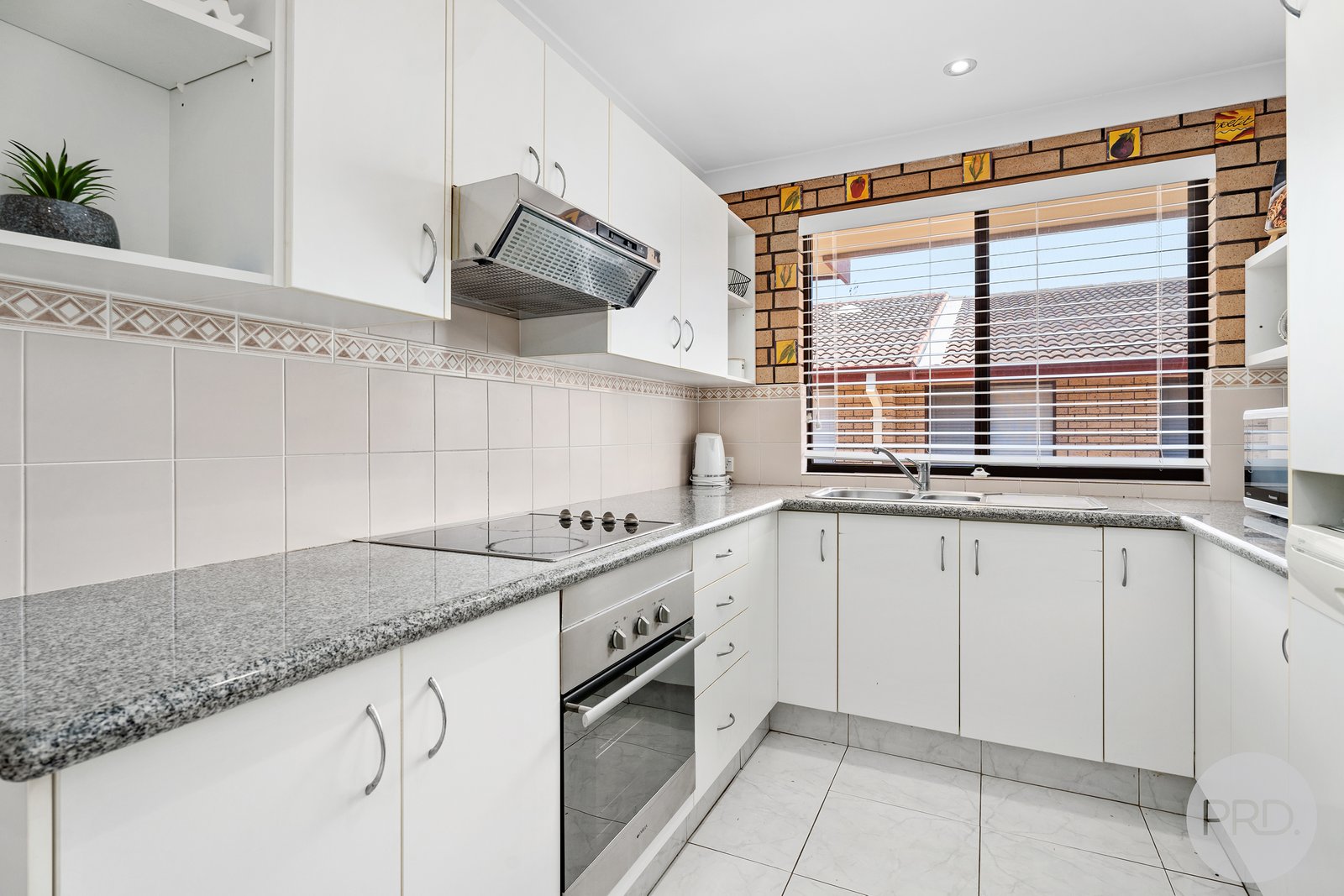 2/60-62 Tomaree Road SHOAL BAY 6