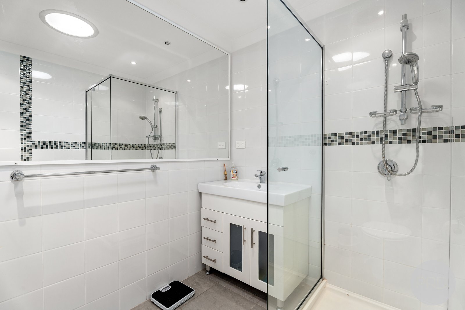 2/60-62 Tomaree Road SHOAL BAY 8