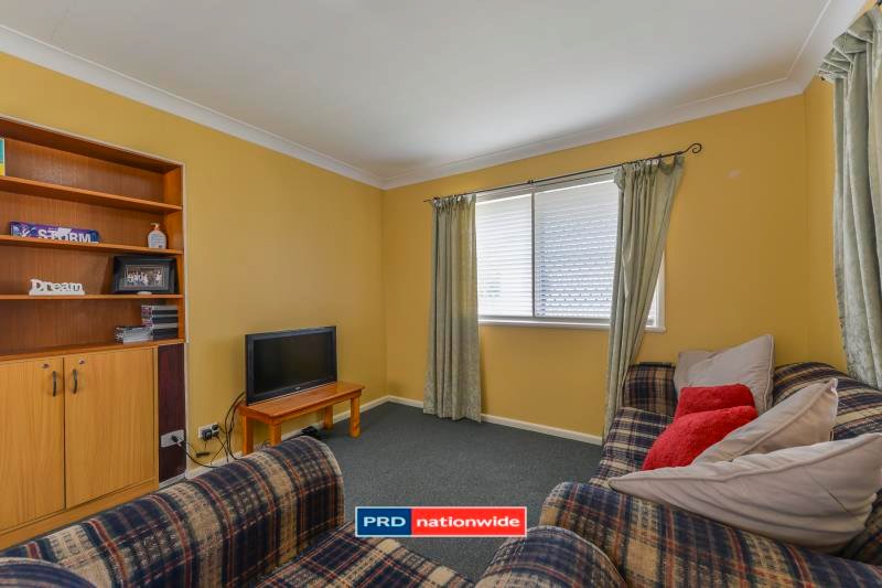 2/60 Kathleen Street TAMWORTH 2