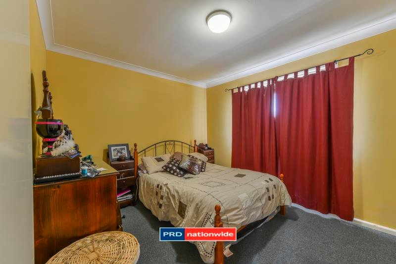 2/60 Kathleen Street TAMWORTH 4