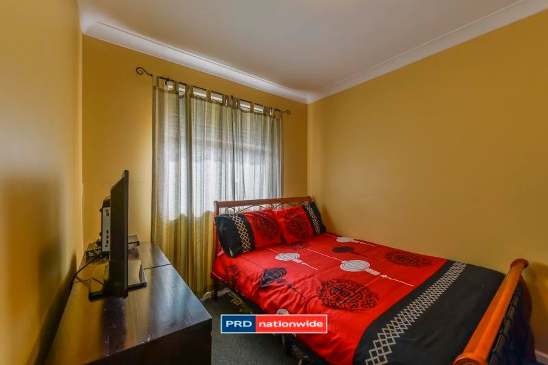 2/60 Kathleen Street TAMWORTH 5