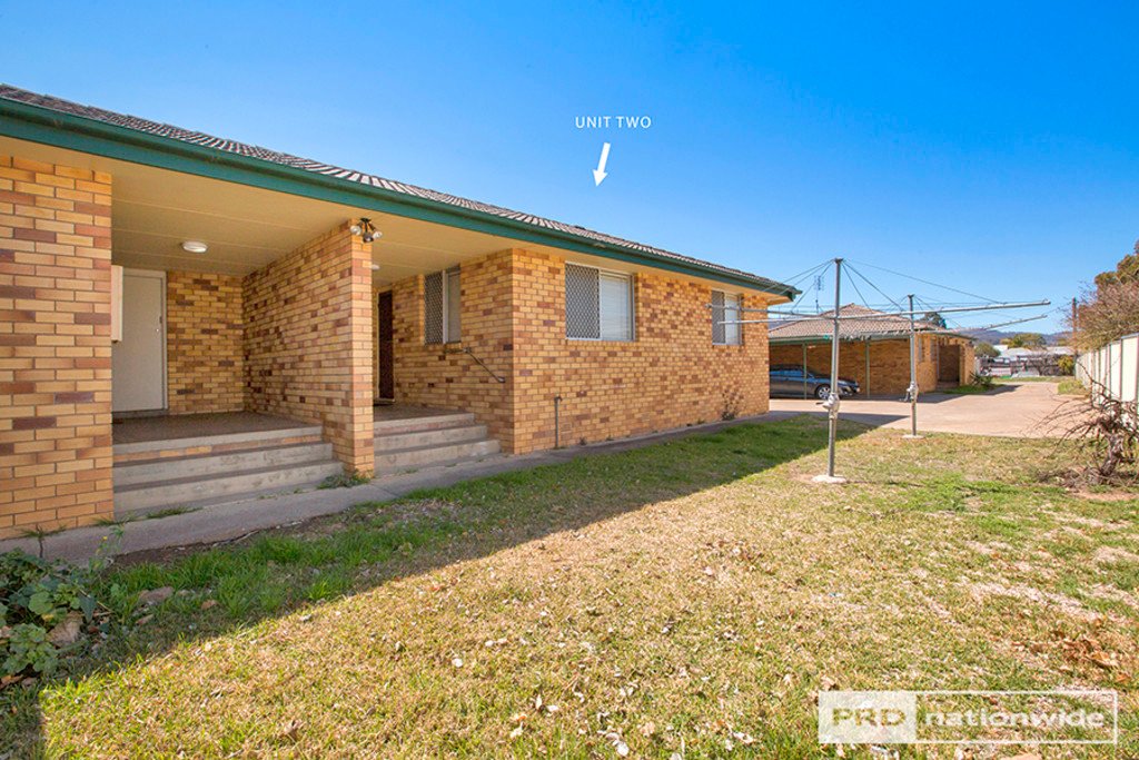 2/60 Kathleen Street TAMWORTH 2