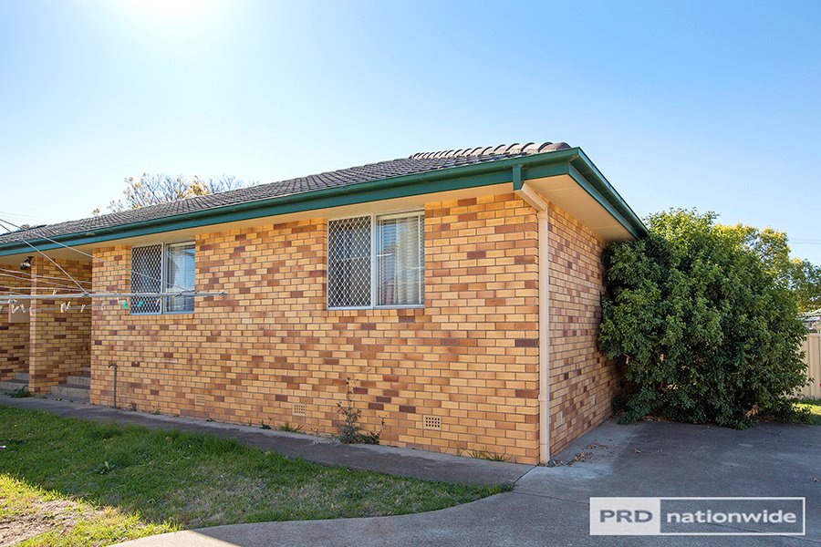 2/60 Kathleen Street TAMWORTH 3