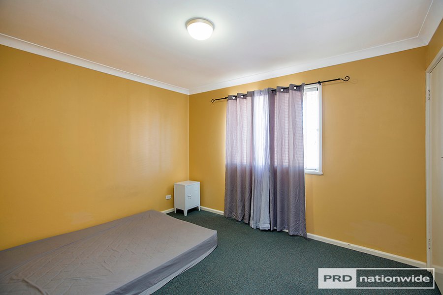 2/60 Kathleen Street TAMWORTH 11