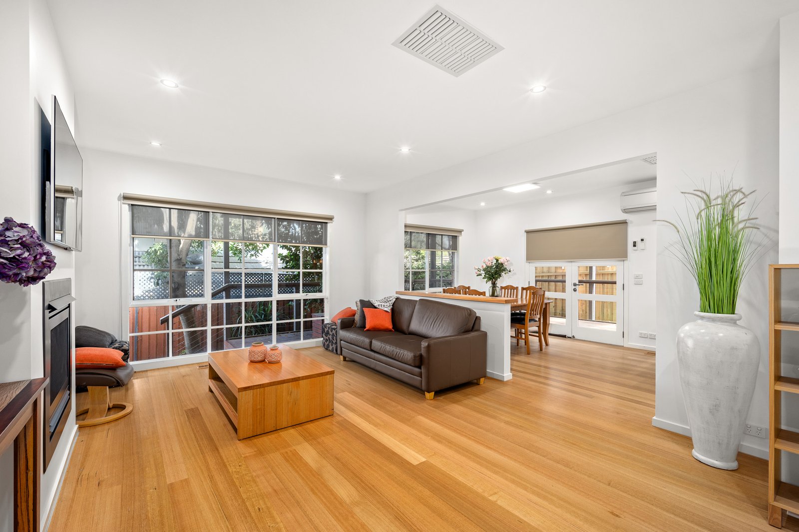 Real Estate and Property in 2/60 Locksley Road, Ivanhoe, VIC