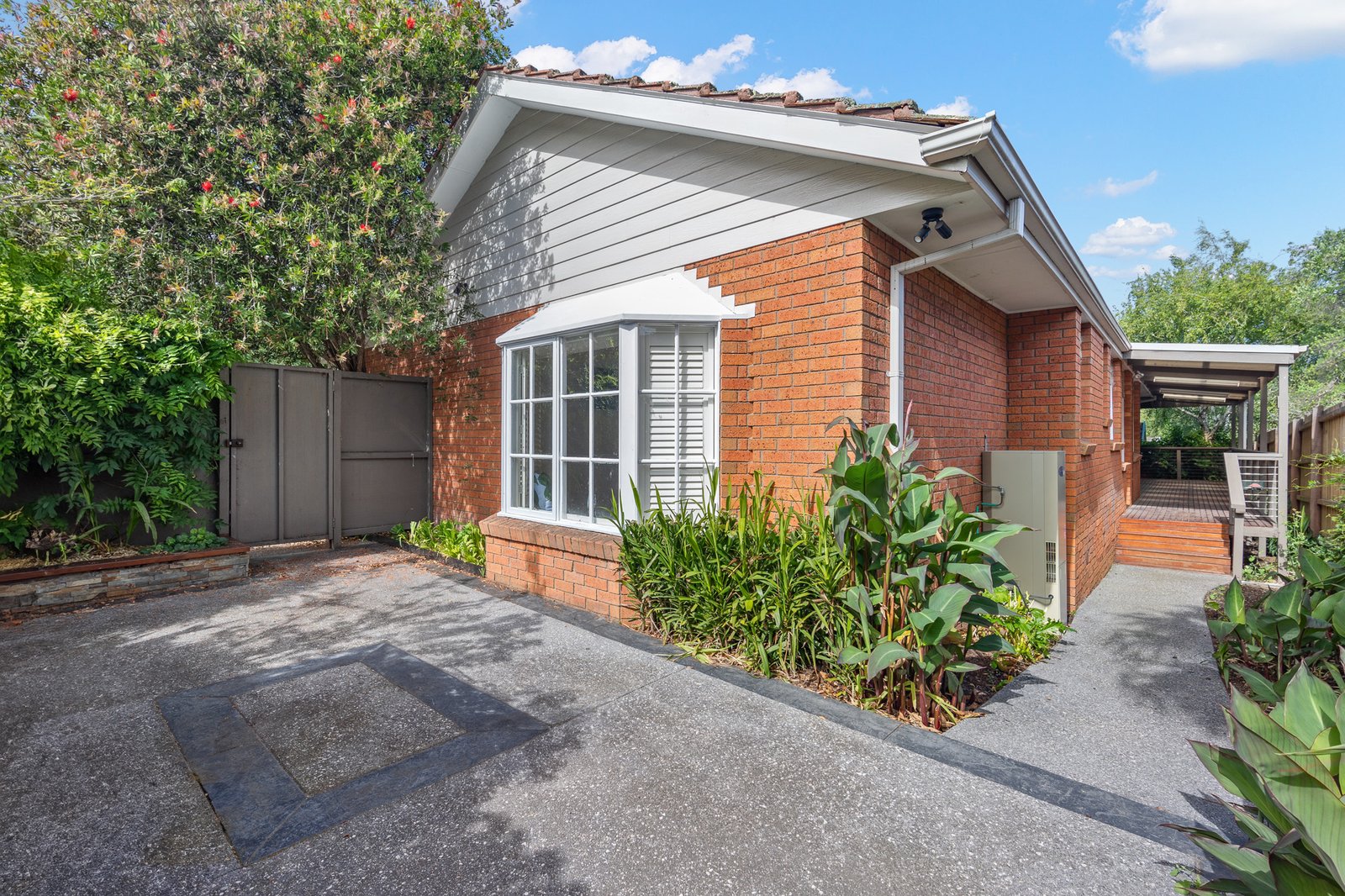 Real Estate and Property in 2/60 Locksley Road, Ivanhoe, VIC