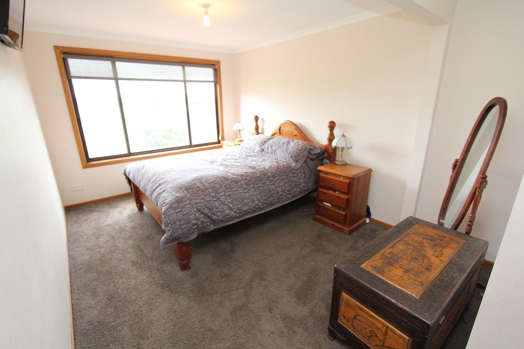 260 Powells Road CLARKES HILL 8
