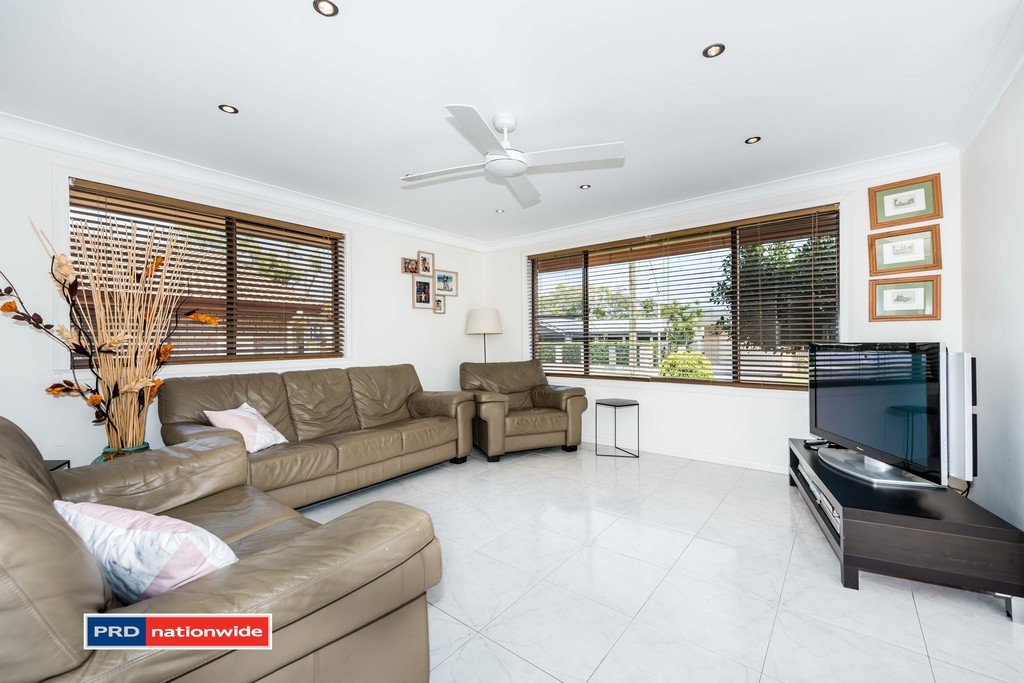2/60 Tomaree Road SHOAL BAY 3