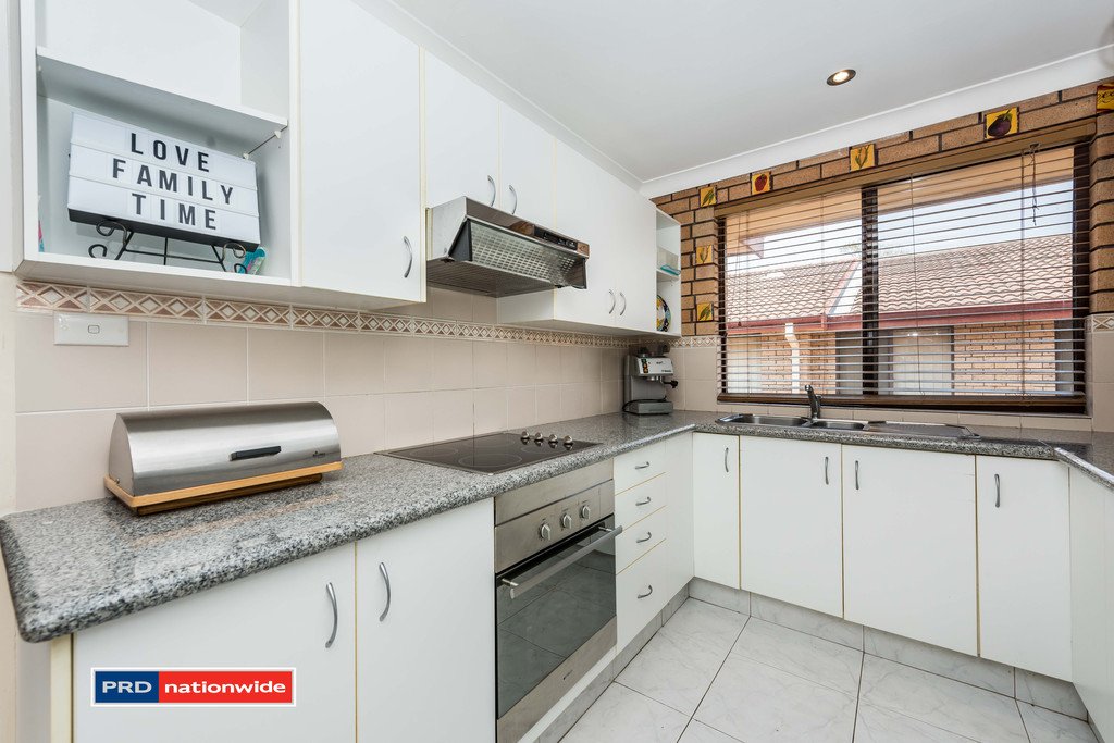 2/60 Tomaree Road SHOAL BAY 6