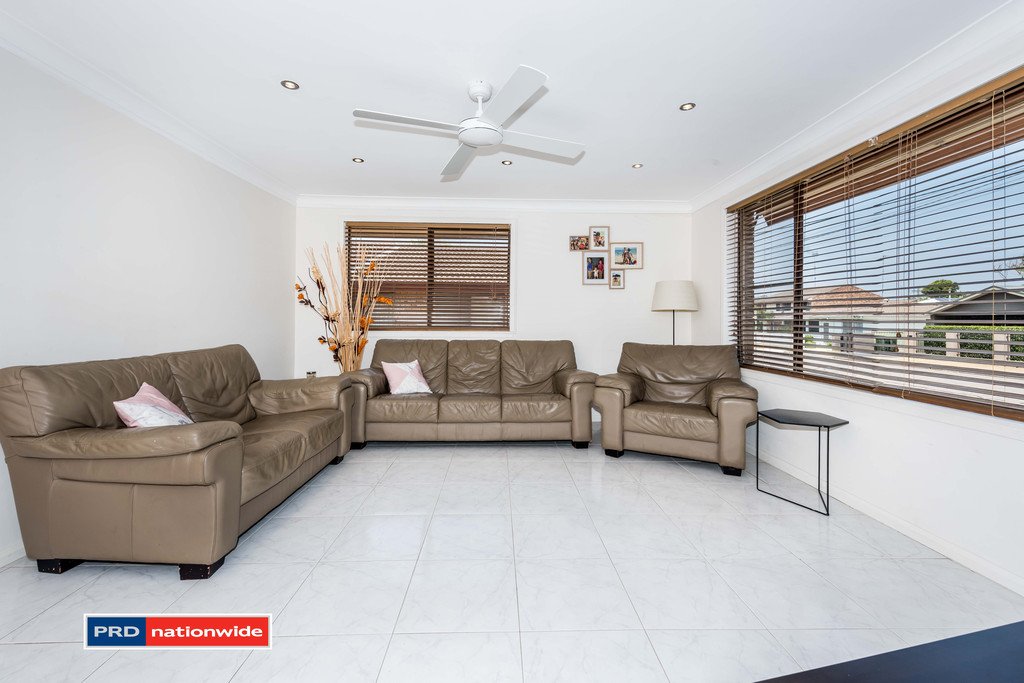 2/60 Tomaree Road SHOAL BAY 9