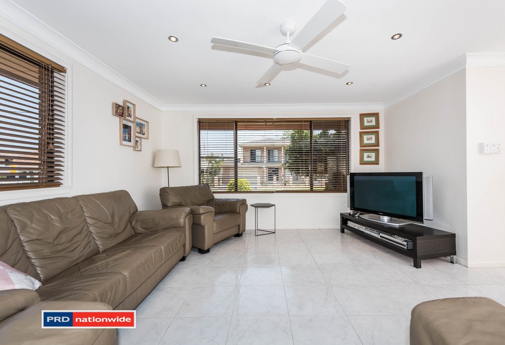 2/60 Tomaree Road SHOAL BAY 10