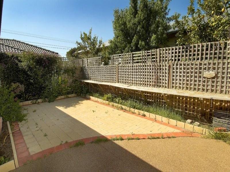 Gallery: 2/60 Woodbine Grove