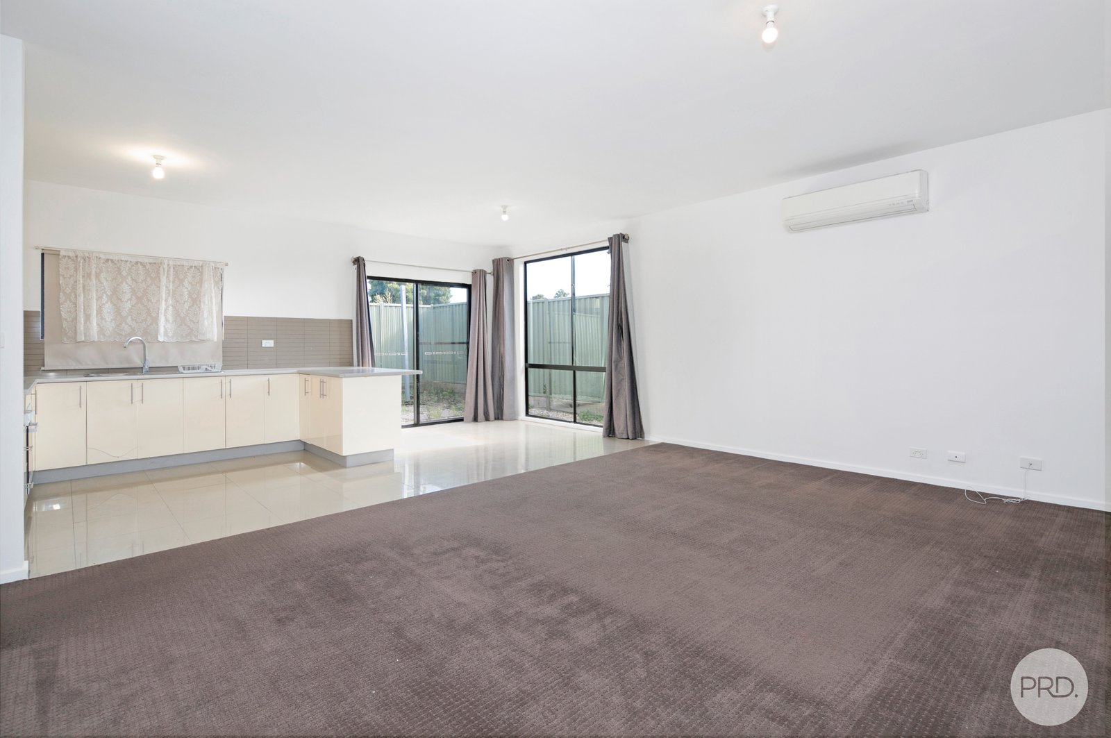 2/607 Grant Street GOLDEN POINT 3