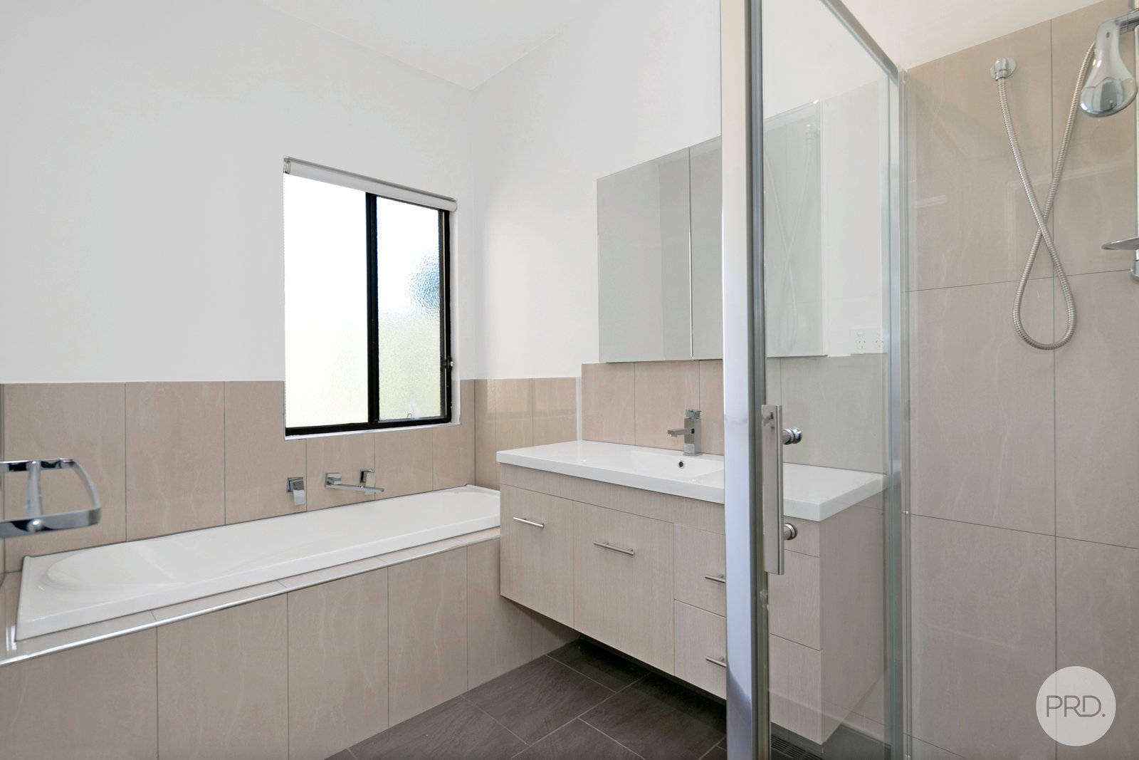 2/607 Grant Street GOLDEN POINT 8