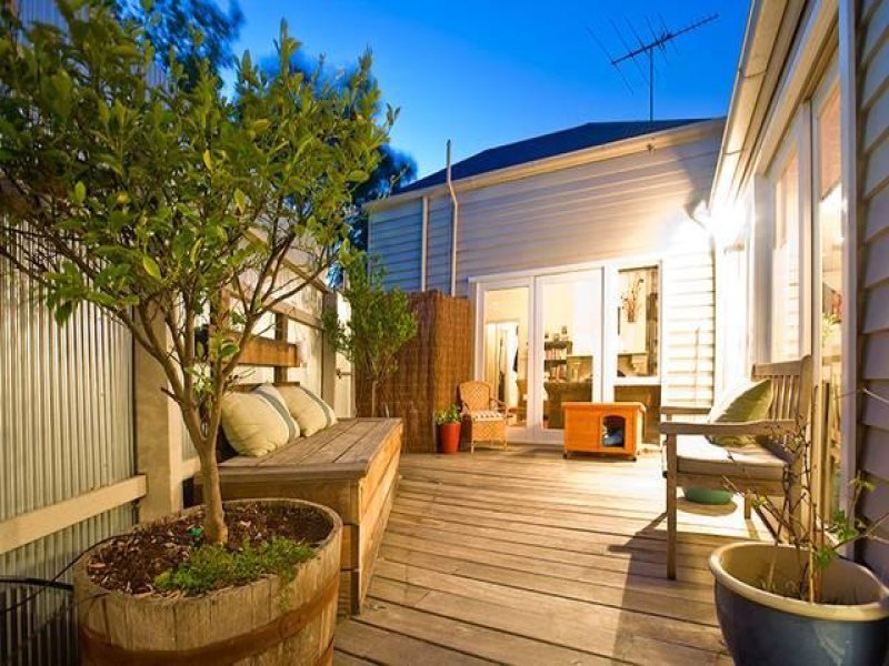 Gallery: 261 Bridport Street West