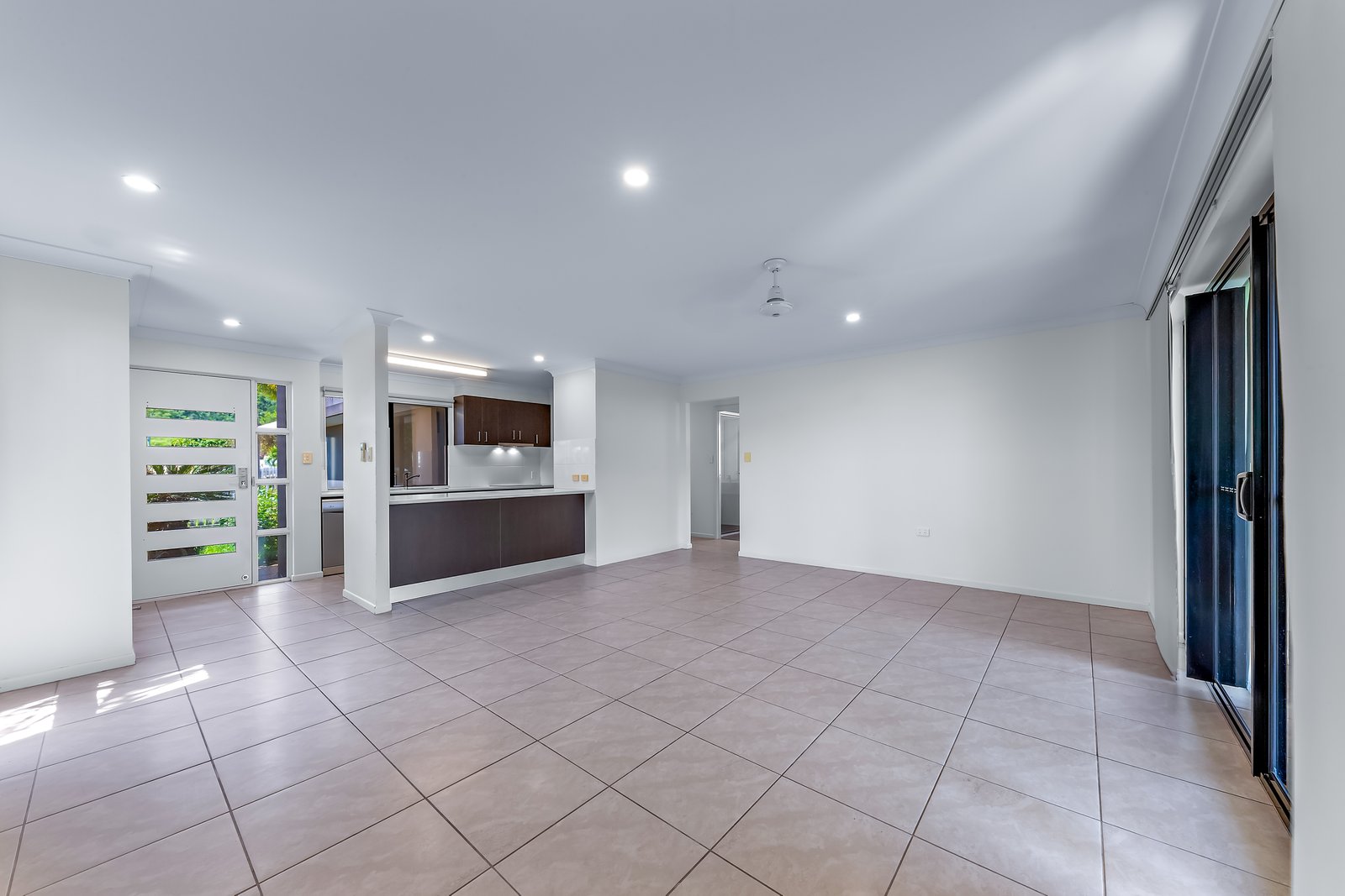 2/61 Endeavour Circuit CANNONVALE 3