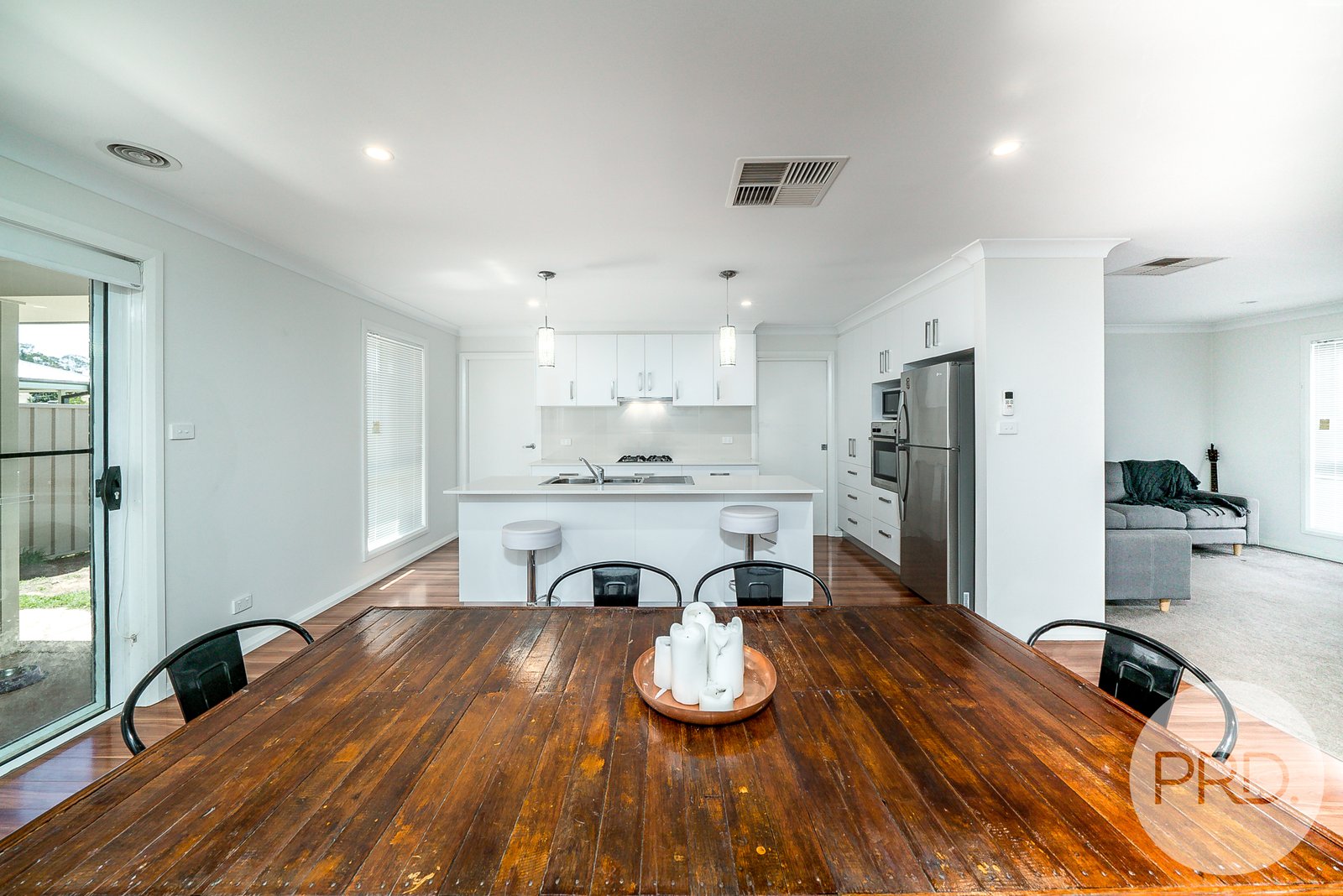 2/61 Lingiari Drive LLOYD 5