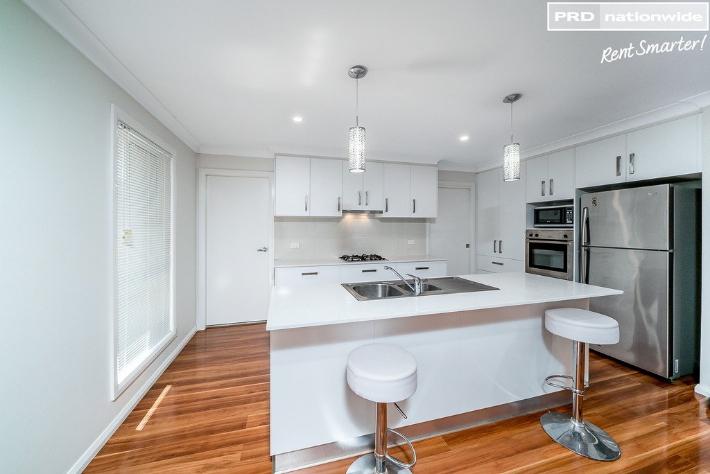 2/61 Lingiari Drive LLOYD 3