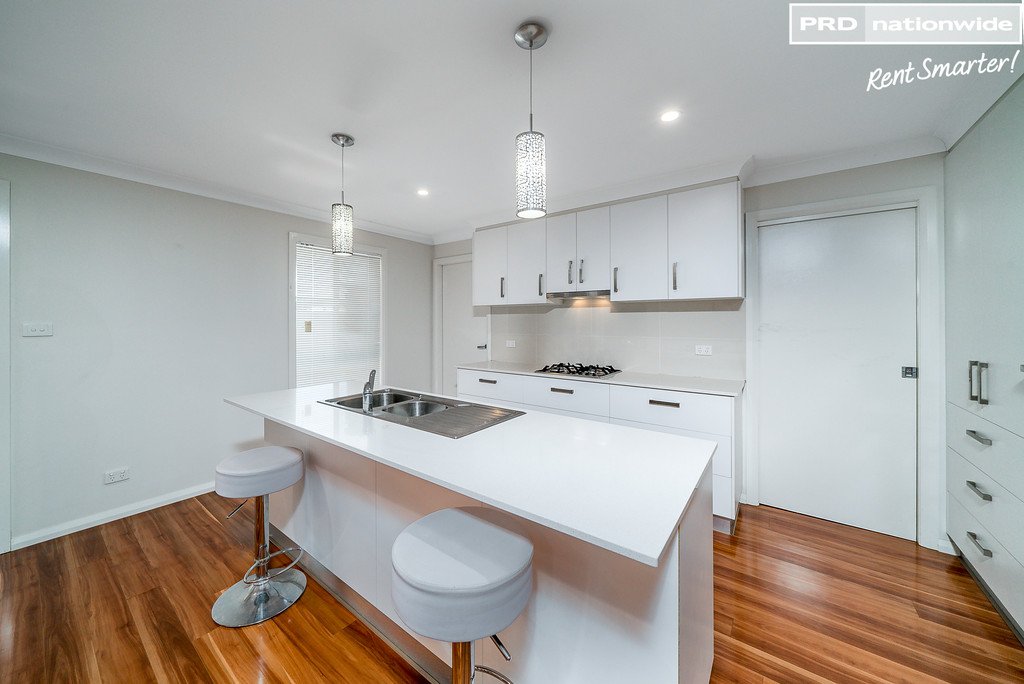 2/61 Lingiari Drive LLOYD 5