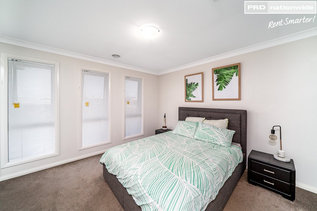 2/61 Lingiari Drive LLOYD 7