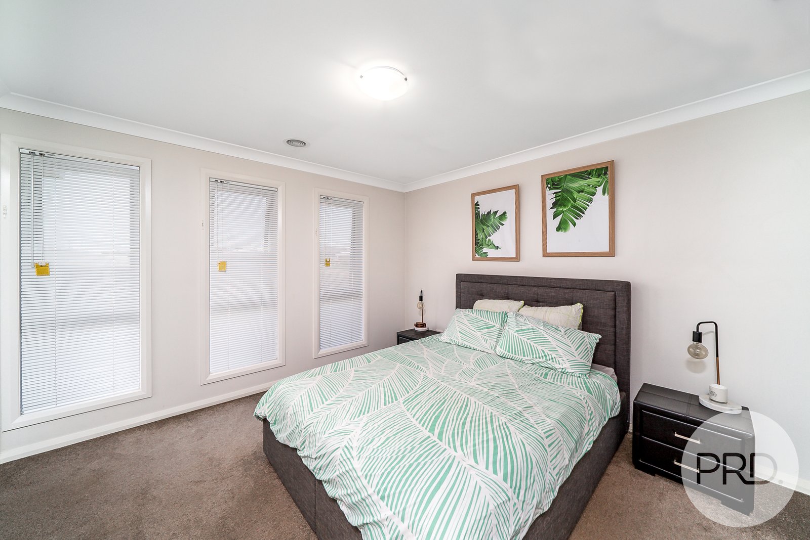 2/61 Lingiari Drive LLOYD 7