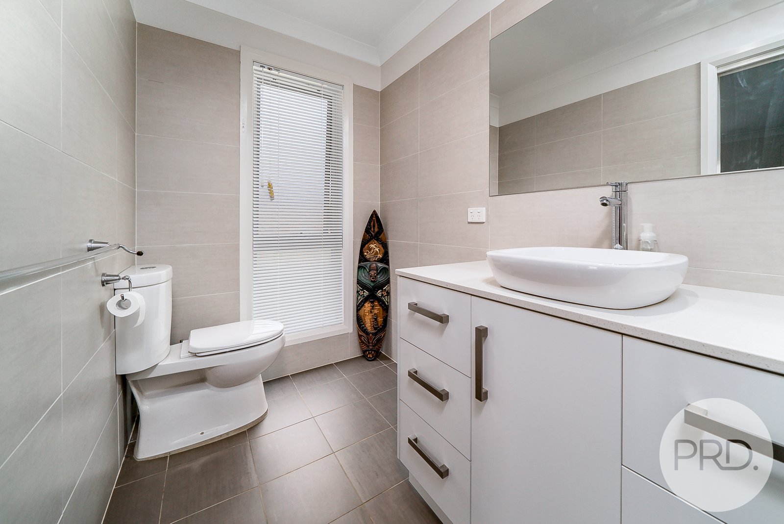 2/61 Lingiari Drive LLOYD 8