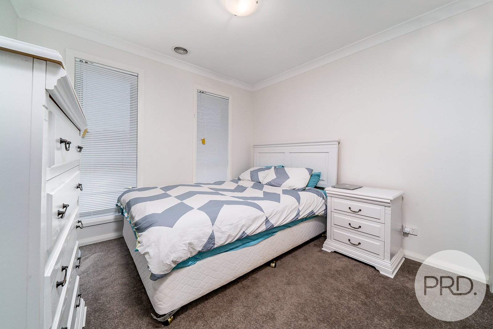 2/61 Lingiari Drive LLOYD 9