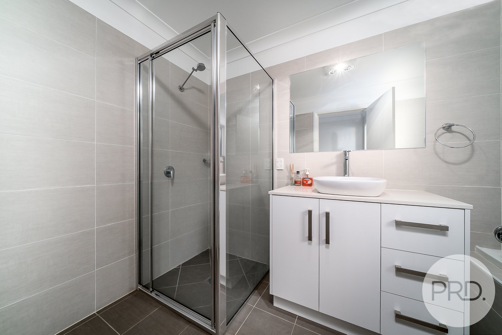 2/61 Lingiari Drive LLOYD 10