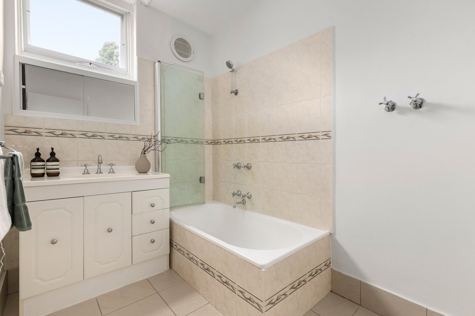 2/61 Mayston Street, Hawthorn East, 3123