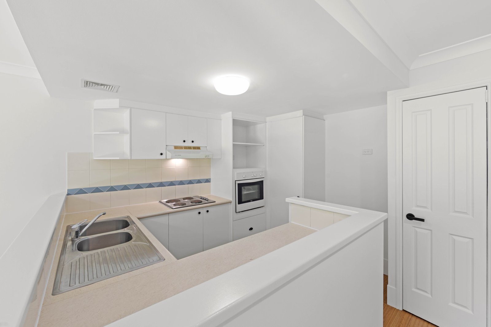 26/1 Township Drive BURLEIGH HEADS 4