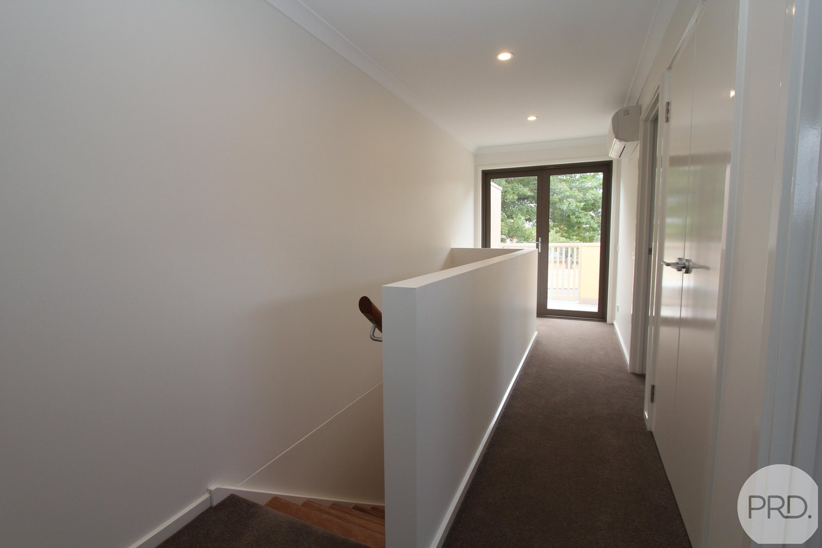 2/610 Wilson Street CANADIAN 7