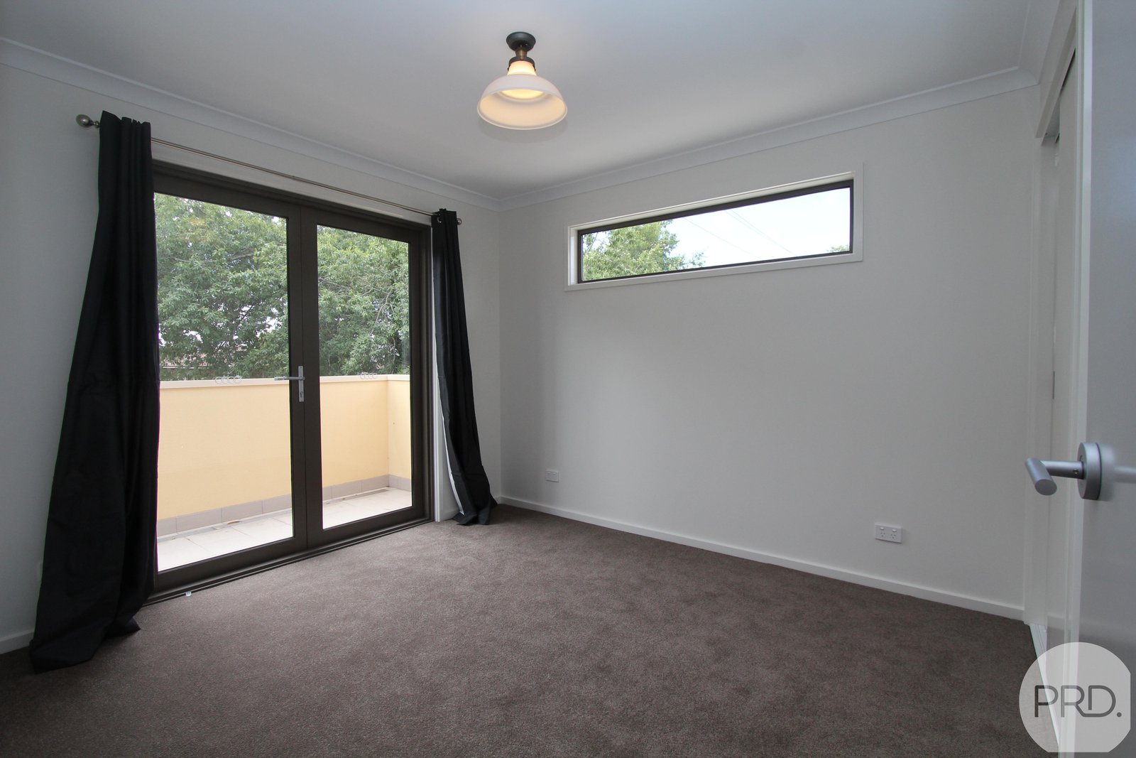 2/610 Wilson Street CANADIAN 8