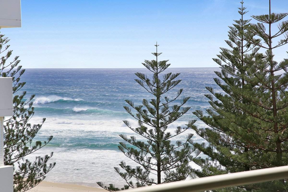 26/100 The Esplanade Burleigh Heads 2