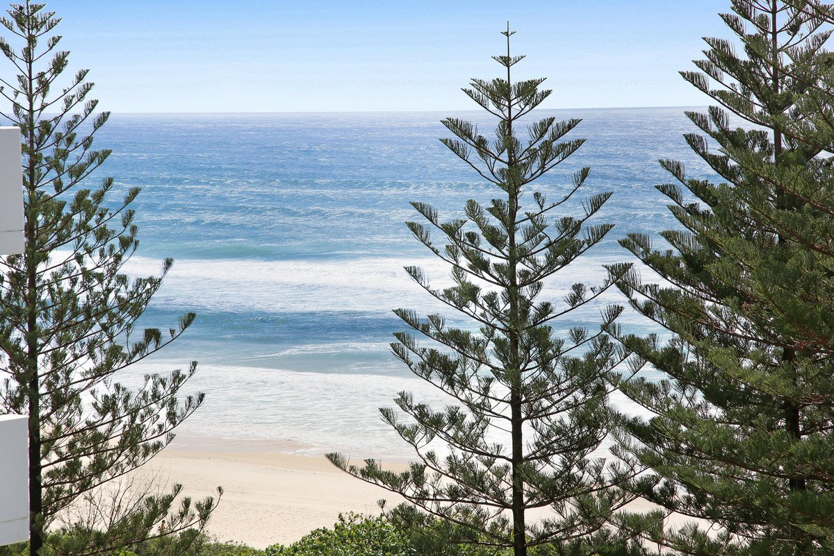 26/100 The Esplanade Burleigh Heads 2