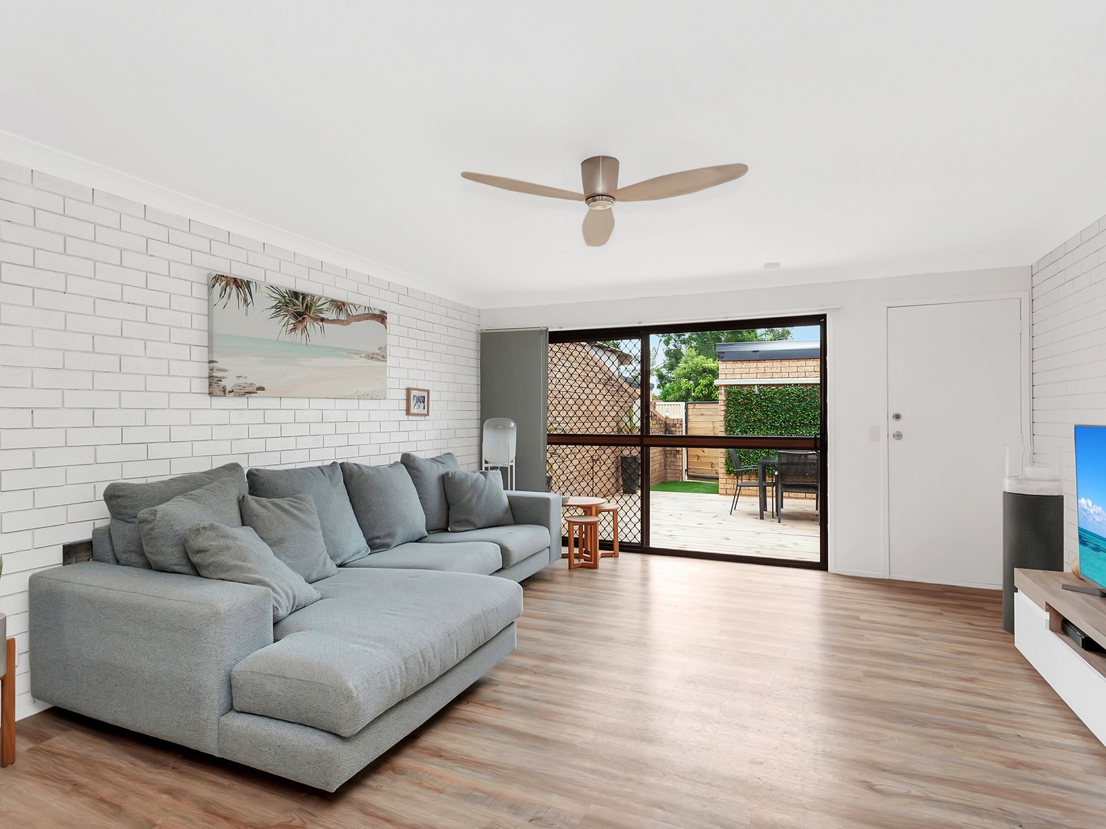 26/105 Christine Avenue BURLEIGH WATERS 7