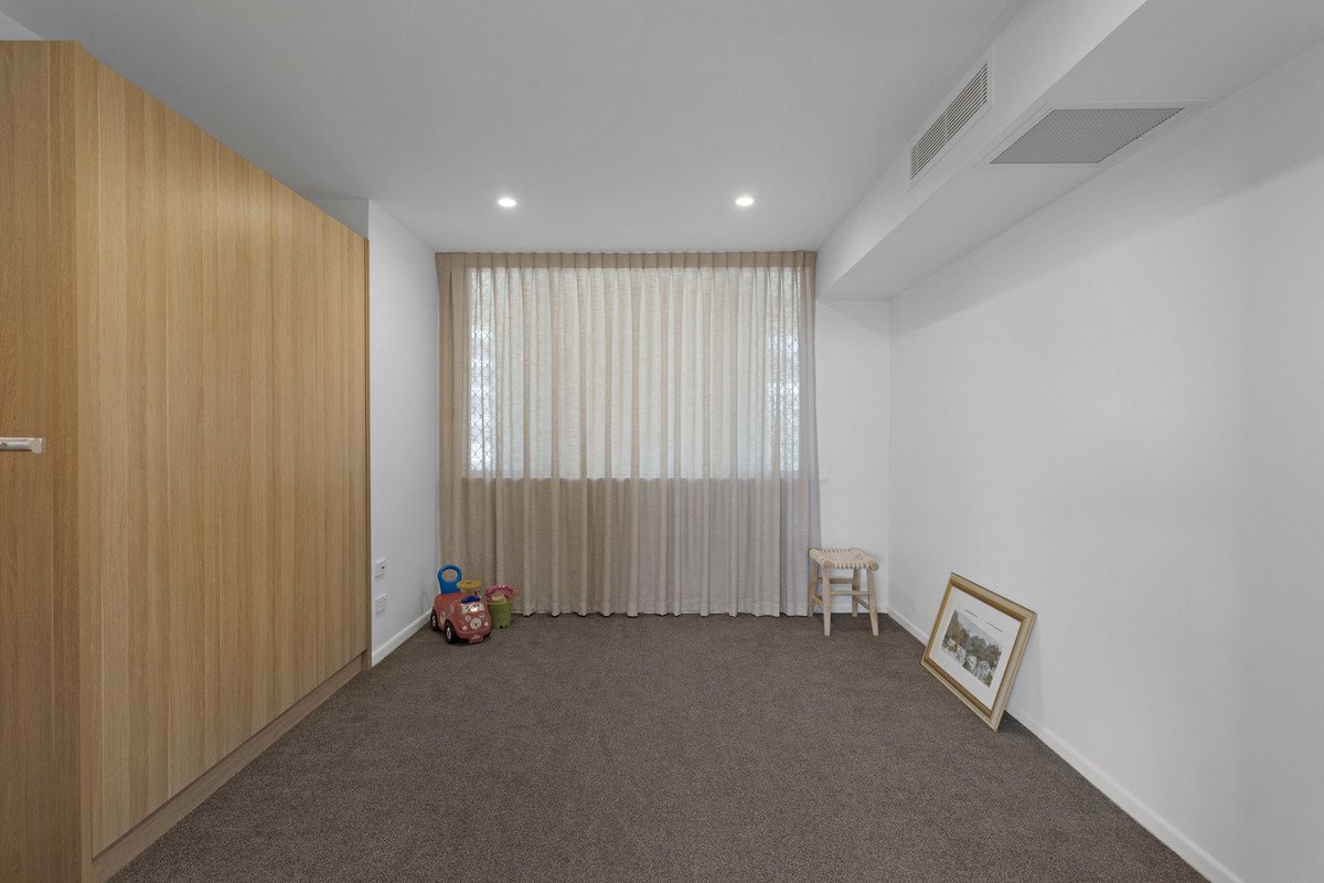 26/12 Goodwin Terrace Burleigh Heads 18