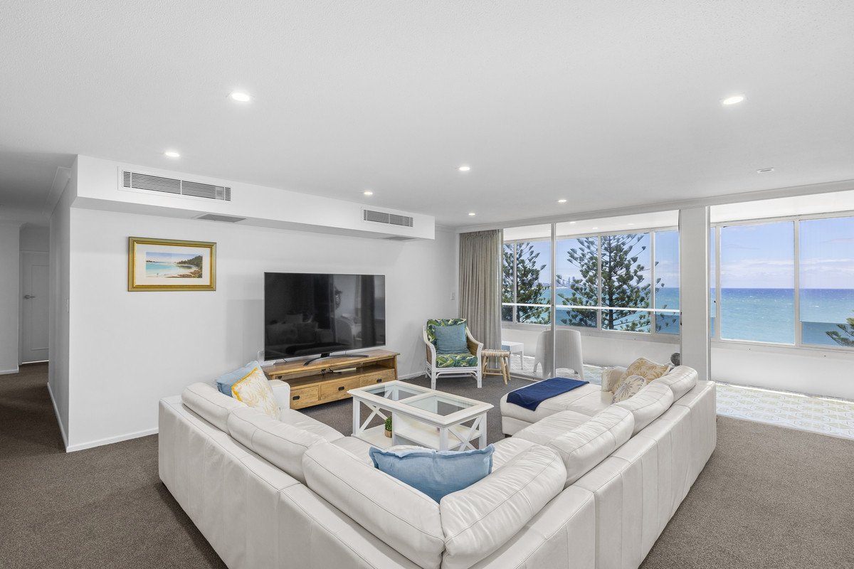 26/12 Goodwin Terrace Burleigh Heads 1