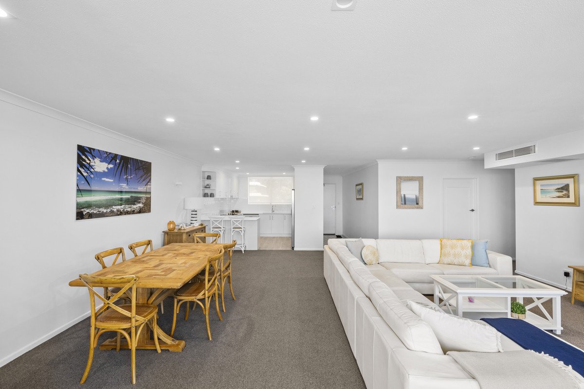 26/12 Goodwin Terrace Burleigh Heads 12