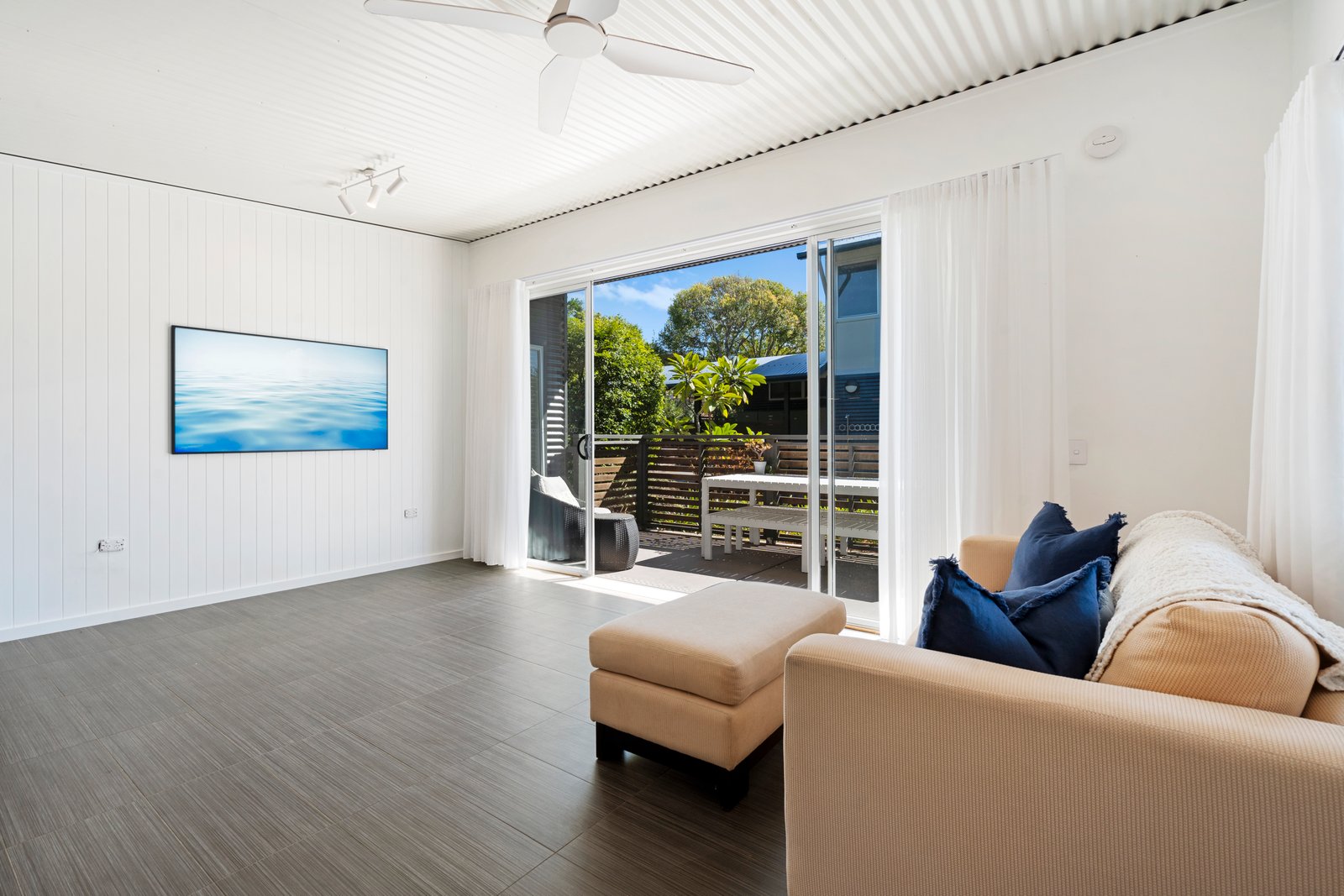 2/614-618 Casuarina Way CASUARINA 3