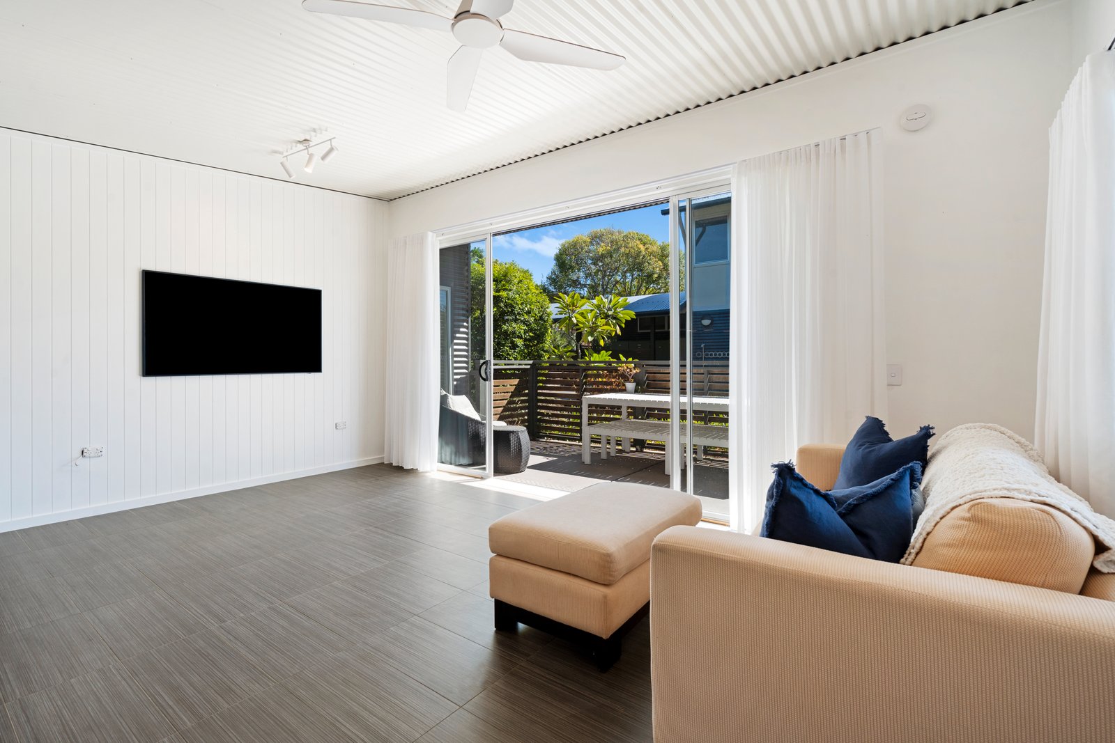 2/614-618 Casuarina Way CASUARINA 4