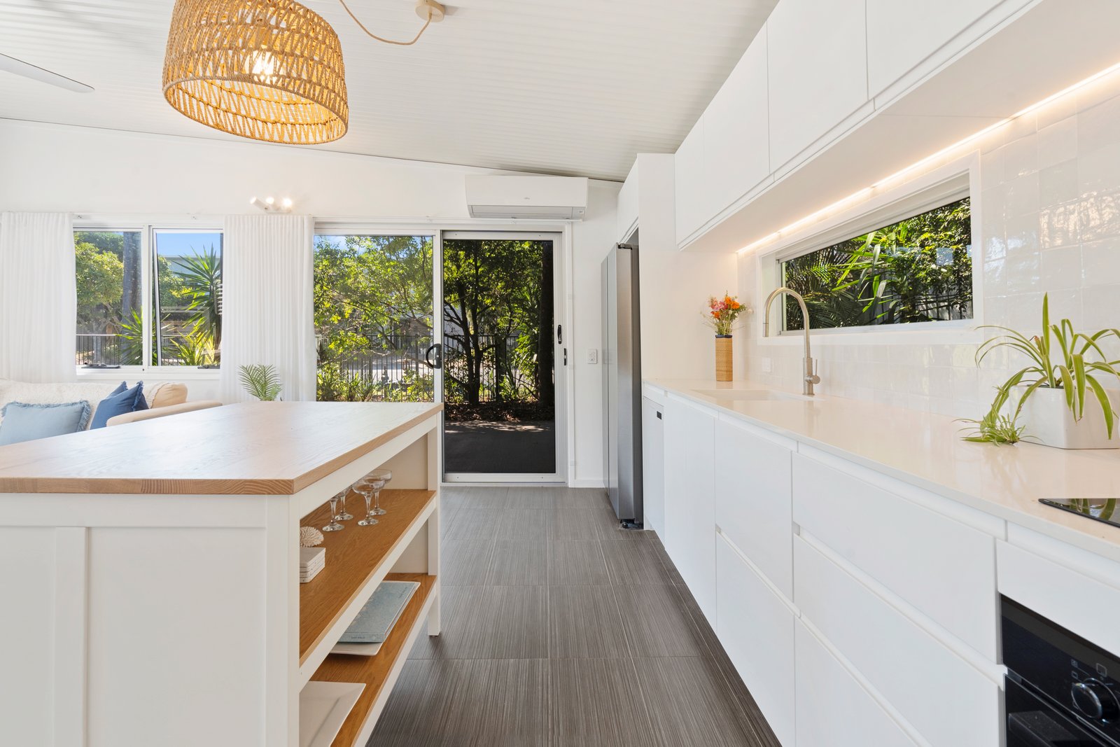 2/614-618 Casuarina Way CASUARINA 5