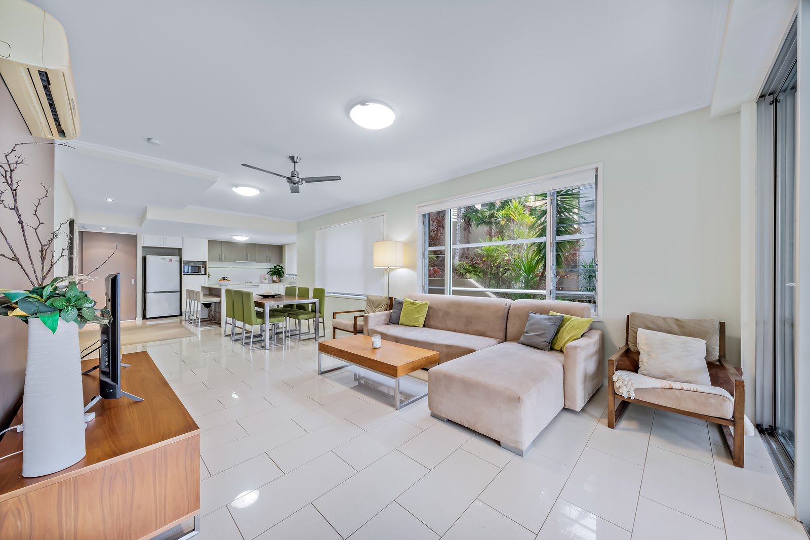 26/15 Flame Tree Court AIRLIE BEACH 3