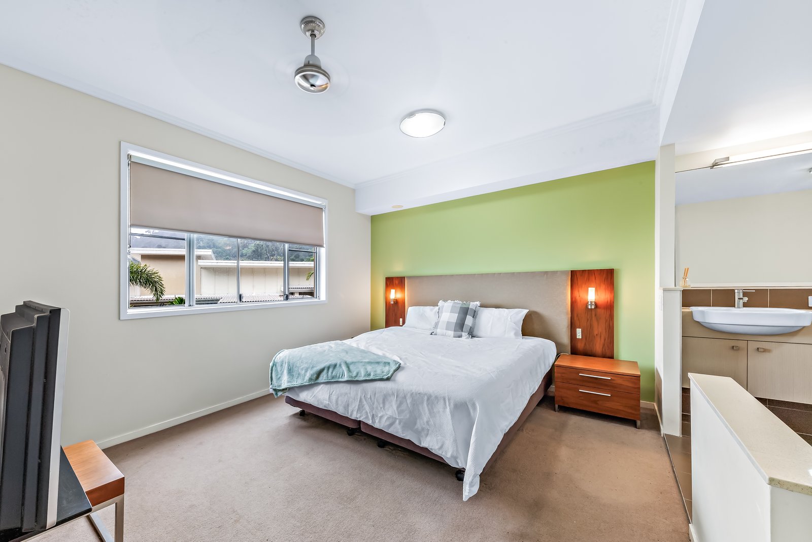 26/15 Flame Tree Court AIRLIE BEACH 11