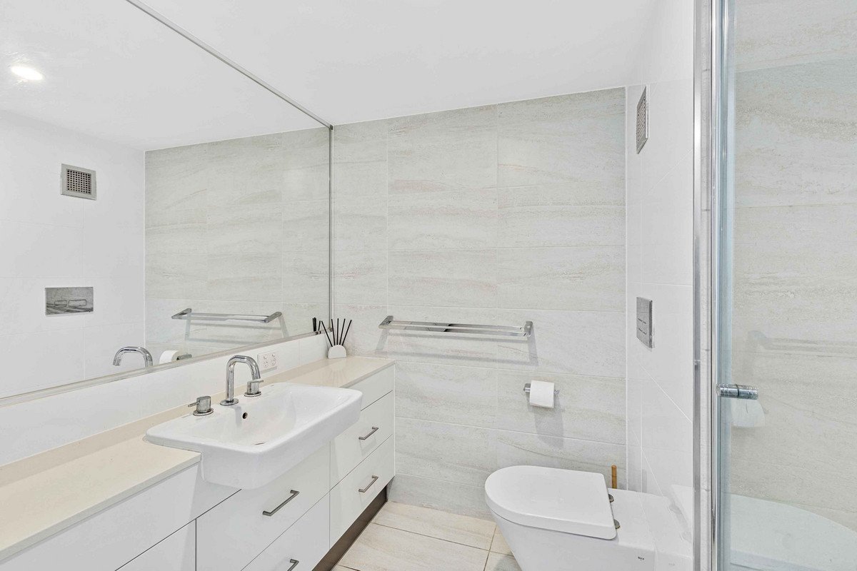 26/170-180 The Esplanade Burleigh Heads 13