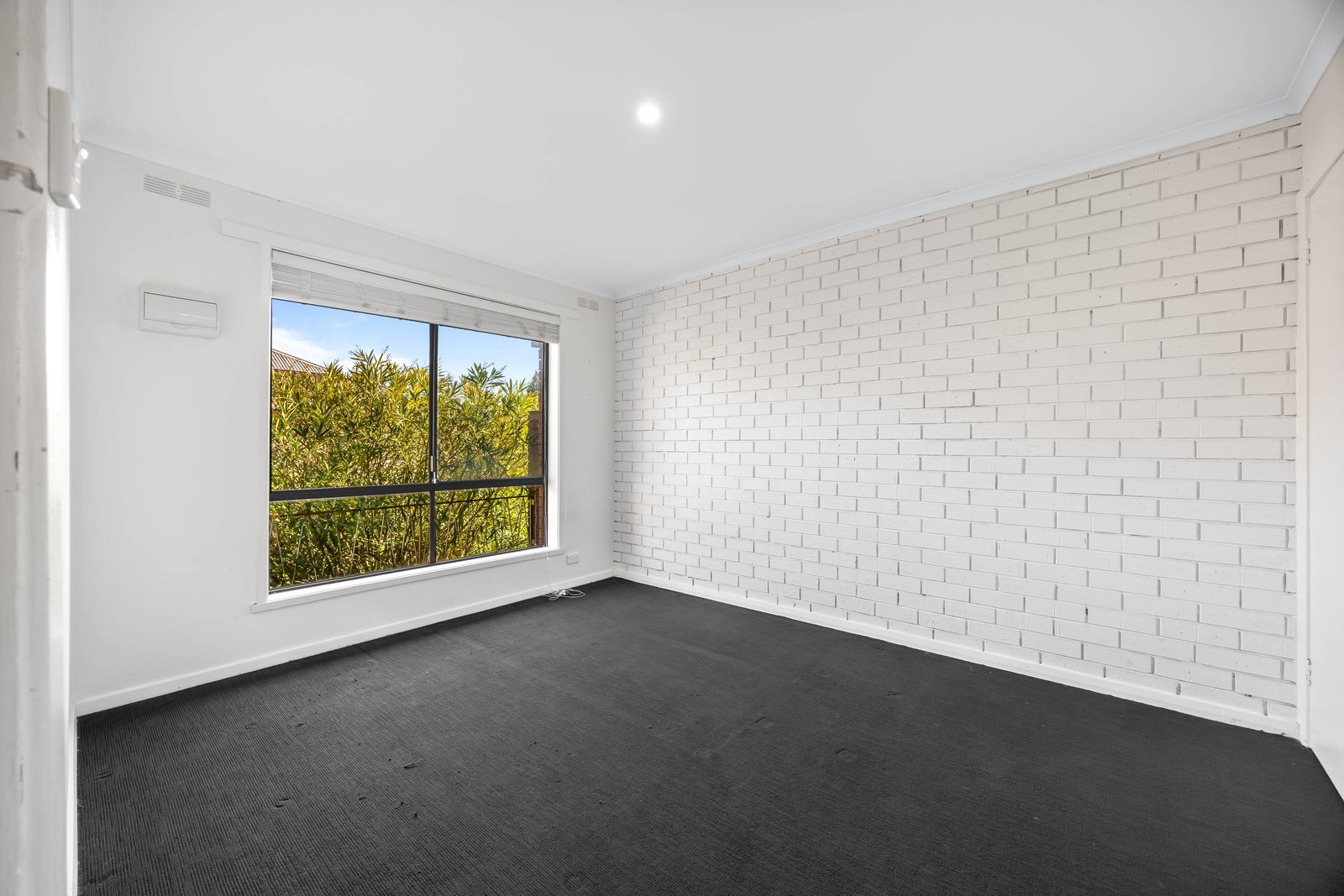 Gallery: 2/619 Neill Street