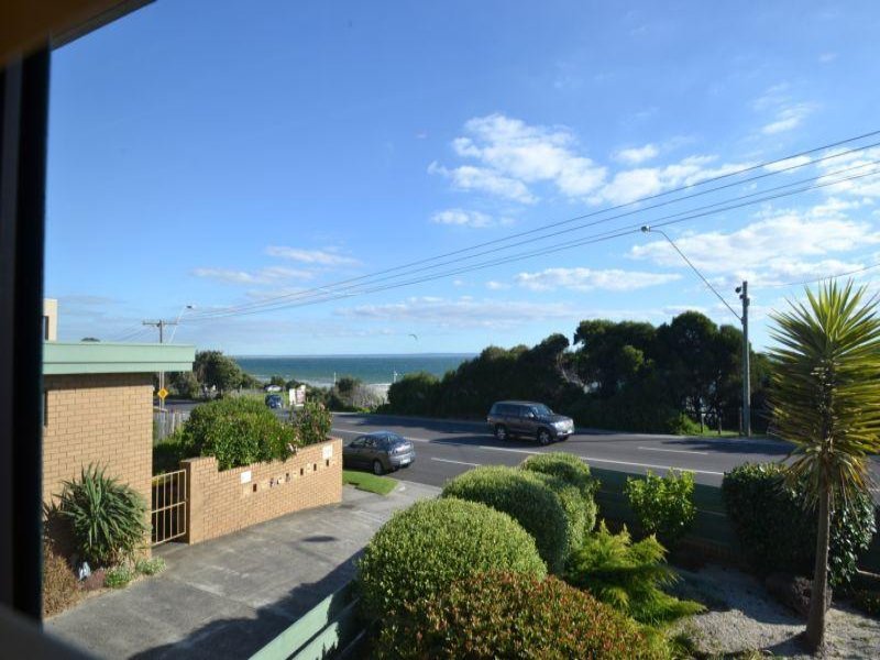 Gallery: 2/62 Beach Road