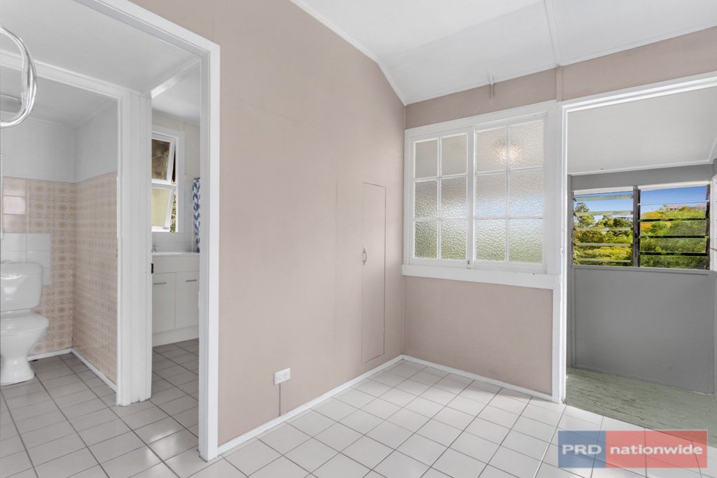 262 Enoggera Road NEWMARKET 12