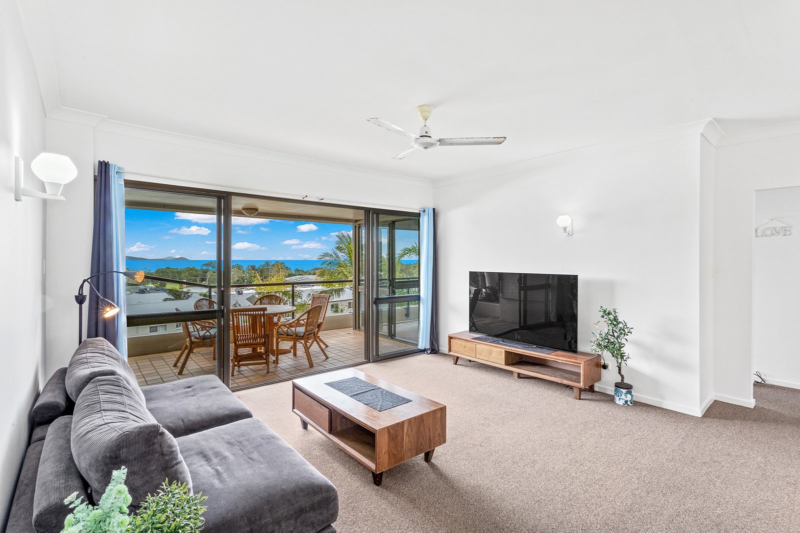 26/2 Eshelby Drive CANNONVALE 1