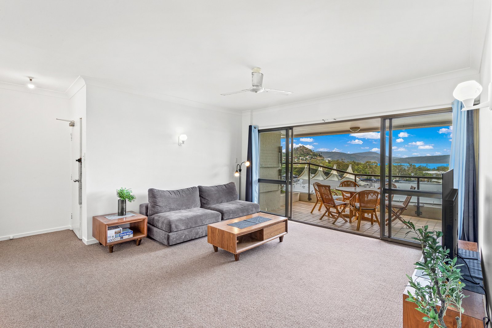26/2 Eshelby Drive CANNONVALE 3